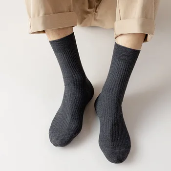 5 Pairs erkek Çorapları Yeni Moda Çizgili Pamuklu Erkek Mürettebat Çorap Çoklu Nefes Antibakteriyel Katı Elbise Çorap Yüksek Kalite