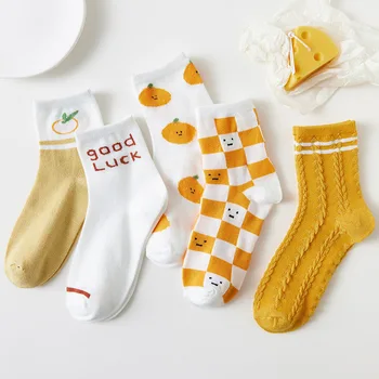 5 Çift / grup Harajuku Sevimli Kawaii Çorap Sarı Karikatür Yüksek top Orta tüp Çorap Okul Kız Bahar Sonbahar Kadın Çorap