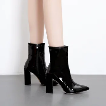 Moda Altın Gümüş Patent Deri Kadın Ayak Bileği Çizmeler Sivri Burun Kare Yüksek Topuklu Ayakkabı Chelsea Botas De Mujer 9 CM Siyah Bottes