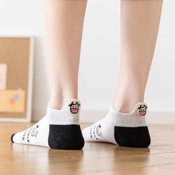 Yeni Nakış İnek Desen Kadın Çorap Güzel Harajuku Japon Tarzı Pamuk Çizgili Katı Nefes Rahat Karikatür Ayak Bileği Çorap