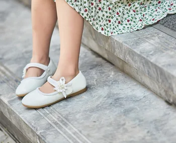 Çiçek Çocuk Küçük Kızlar Beyaz İnci Patent deri ayakkabı Kızlar İçin Çocuklar Düğün Prenses Elbise Ayakkabı 1 2 3 4 6 7 Yıl Yeni